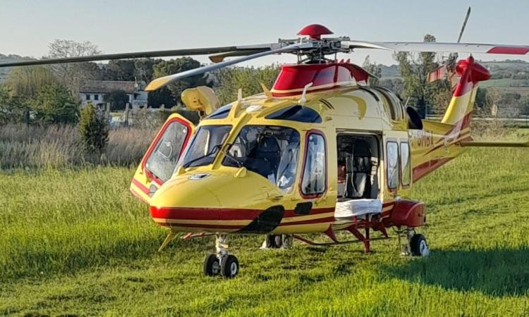 Serravalle, perde il controllo della moto da cross: 48enne trasferita a Torrette