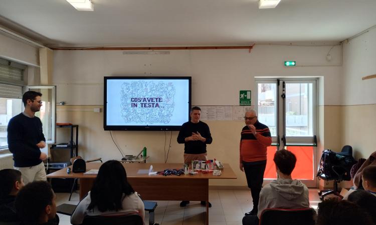 Scoprire le proprie attitudini e riconoscere i desideri: via al progetto scolastico di Confindustria "Cosa hai in testa?" Scoprire le proprie attitudini e riconoscere i desideri: via al progetto scolastico di Confindustria "Cosa hai in testa?"