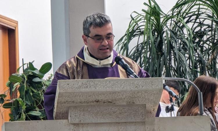 Cingoli, 25 anni di sacerdozio per don Gabriele Crucianelli: comunità in festa