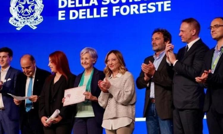 Vinitaly, premio per l'Istituto agrario di Macerata con "Rosso Carmen" Vinitaly, premio per l'Istituto agrario di Macerata con "Rosso Carmen"