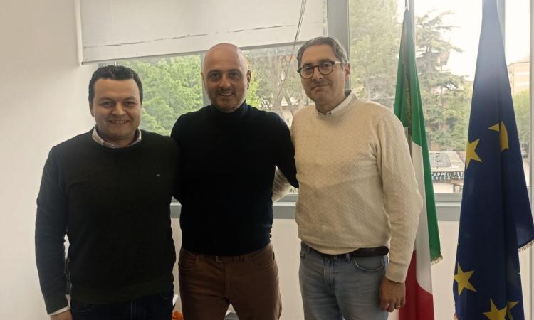 Tolentino, il Comune dice "stop" alle vetrine dismesse e sporche: multe salate per i trasgressori