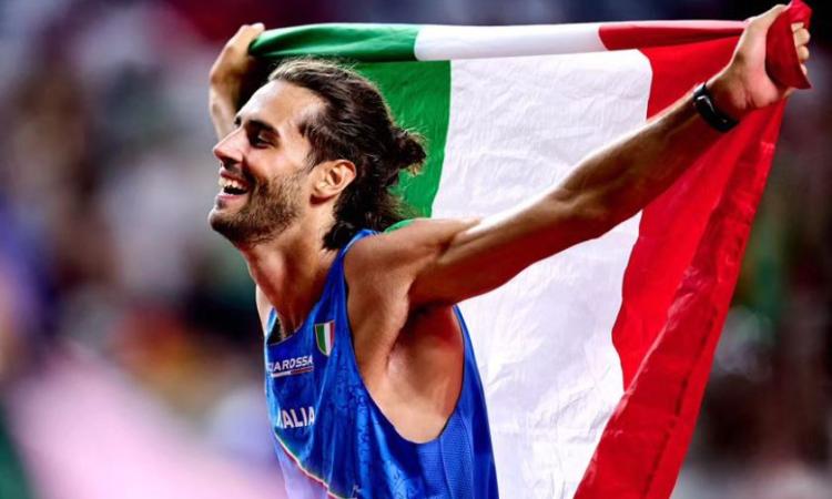 Tamberi non più solo simbolo delle Marche: sarà il portabandiera azzurro alle Olimpiadi di Parigi 2024 Tamberi non più solo simbolo delle Marche: sarà il portabandiera azzurro alle Olimpiadi di Parigi 2024