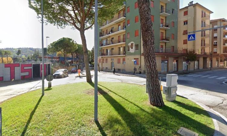 Tolentino, lavori di demolizione in viale Benadduci: scatta il divieto di circolazione, cosa cambia Tolentino, lavori di demolizione in viale Benadduci: scatta il divieto di circolazione, cosa cambia