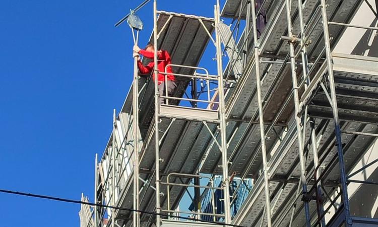 Macerata, superbonus 110%: cresce il lavoro ma la sicurezza resta Indietro. La situazione in alcuni cantieri (FOTO) Macerata, superbonus 110%: cresce il lavoro ma la sicurezza resta Indietro. La situazione in alcuni cantieri (FOTO)