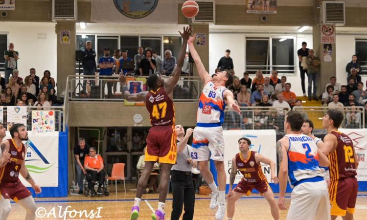 Basket, l'Attila cede 70-74 alla Virtus Roma e dice addio ai playoff. Scalabroni: "Usciamo a testa alta" (VIDEO) Basket, l'Attila cede 70-74 alla Virtus Roma e dice addio ai playoff. Scalabroni: "Usciamo a testa alta" (VIDEO)