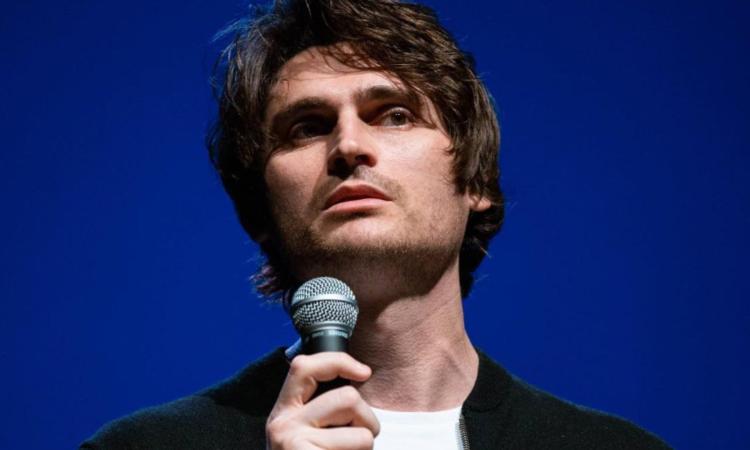 "Sono Cambiato", lo show di Angelo Duro che sta conquistando l'Italia arriva a Porto Recanati