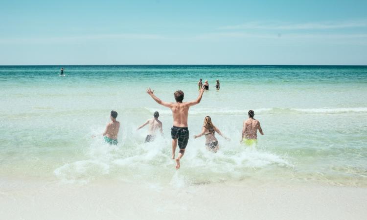Pacchetto vacanza "tutto compreso", famiglia finisce in ospedale per gastroenterite: guai per il tour operator Pacchetto vacanza "tutto compreso", famiglia finisce in ospedale per gastroenterite: guai per il tour operator