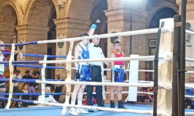 San Severino, piazza del Popolo diventa un ring a cielo aperto: torna "Pugilato settempedano" San Severino, piazza del Popolo diventa un ring a cielo aperto: torna "Pugilato settempedano"