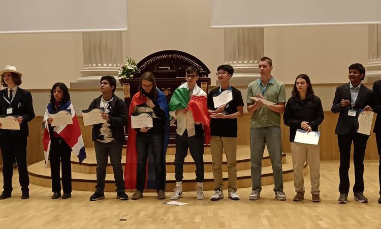 Olimpiadi internazionali di Filosofia, menzione speciale per Edoardo Grandicelli del Leopardi di Macerata Olimpiadi internazionali di Filosofia, menzione speciale per Edoardo Grandicelli del Leopardi di Macerata