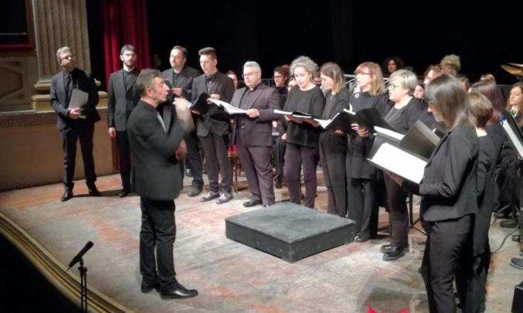 "Siamo peccatori felici", a San Severino un concerto di cori ricorda il maestro Simone Montecchia "Siamo peccatori felici", a San Severino un concerto di cori ricorda il maestro Simone Montecchia