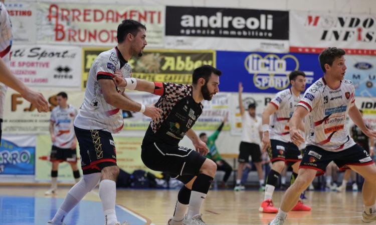 Pallamano, la Macagi Cingoli perde contro Secchia Rubiera 32-35: attesa per la finale play-out contro Trieste