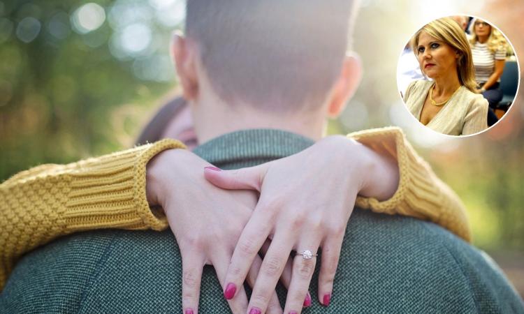 "Come mantenere accesa la passione di coppia?": se ne parla alla 'Bottega del Libro' di Macerata "Come mantenere accesa la passione di coppia?": se ne parla alla 'Bottega del Libro' di Macerata