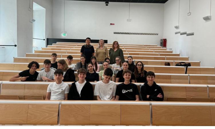 Macerata, gli studenti del "Galilei" guardano già al futuro e alla finanza: relazione in università Macerata, gli studenti del "Galilei" guardano già al futuro e alla finanza: relazione in università