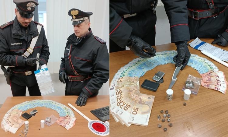 Tolentino, giro di spaccio da 7mila euro: ai domiciliari giovane pusher. Tra i clienti anche minorenni Tolentino, giro di spaccio da 7mila euro: ai domiciliari giovane pusher. Tra i clienti anche minorenni