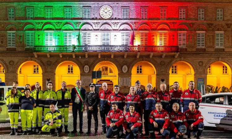 Palazzo Sforza si illumina di tricolore: Civitanova 'anticipa' la Festa della Repubblica