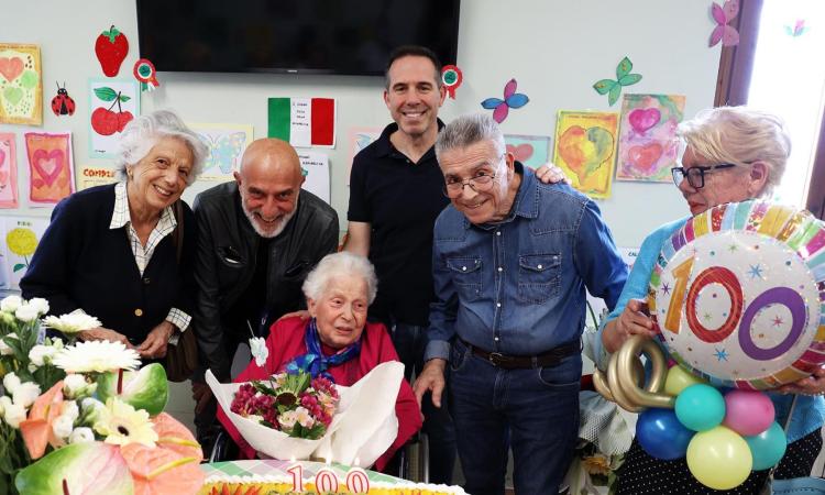 Francesca Rossetti spegne 100 candeline: festa a Pollenza