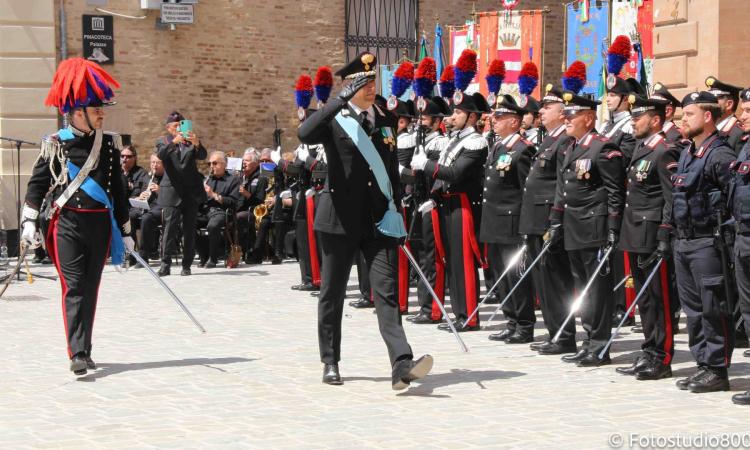 Macerata, celebrato il 210° anniversario dell'Arma dei Carabinieri: encomi a 29 militari Macerata, celebrato il 210° anniversario dell'Arma dei Carabinieri: encomi a 29 militari