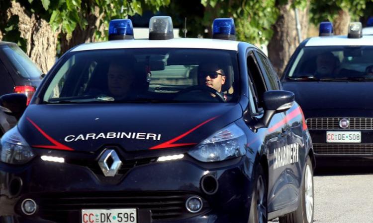 Potenza Picena, danneggia le slot machine e minaccia i titolari alla ricerca di soldi: fermato 40enne Potenza Picena, danneggia le slot machine e minaccia i titolari alla ricerca di soldi: fermato 40enne