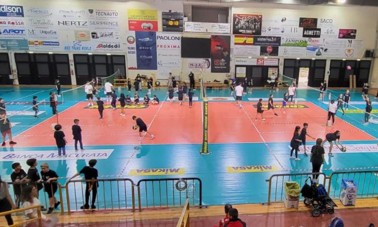 Macerata, gli studenti dell'Ite "Gentili" alla scoperta del Volley S3 nel segno del fair play Macerata, gli studenti dell'Ite "Gentili" alla scoperta del Volley S3 nel segno del fair play