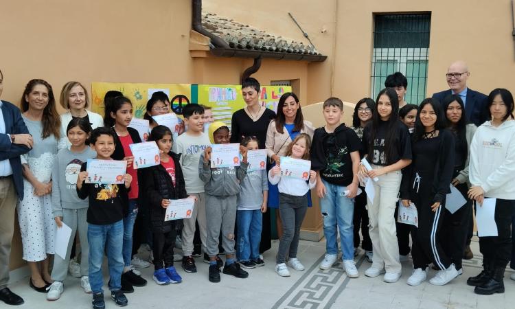 Macerata, 30 bambini di origine straniera alla scoperta della lingua italiana