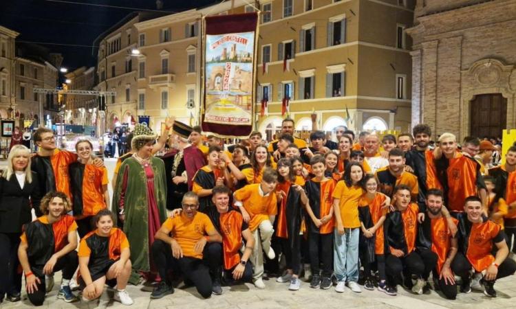 San Severino si tinge di arancionero: dopo 31 anni Serralta torna a vincere il Palio dei Castelli San Severino si tinge di arancionero: dopo 31 anni Serralta torna a vincere il Palio dei Castelli