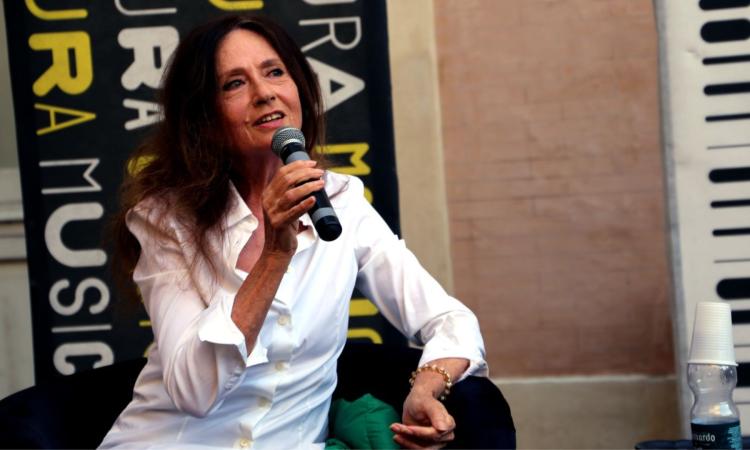 Dal successo a Sanremo al diverbio con Tenco, Gigliola Cinquetti si racconta a 'La Controra' di Musicultura (FOTO) Dal successo a Sanremo al diverbio con Tenco, Gigliola Cinquetti si racconta a 'La Controra' di Musicultura (FOTO)