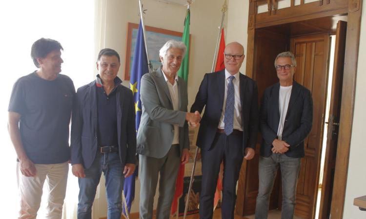 Macerata, nell'area ex Cus sorgeranno alloggi di edilizia popolare: firma tra Comune e Unimc Macerata, nell'area ex Cus sorgeranno alloggi di edilizia popolare: firma tra Comune e Unimc