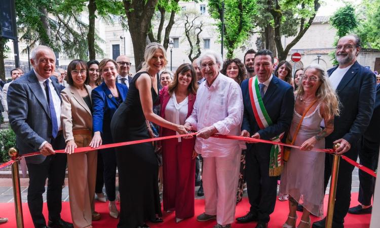 Tolentino, taglio del nastro per Interno Marche: l'hotel-museo ideato da Franco Moschini apre le porte Tolentino, taglio del nastro per Interno Marche: l'hotel-museo ideato da Franco Moschini apre le porte