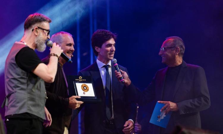 Castelraimondo in stile Sanremo: Carlo Conti, Panariello e Gaia protagonisti del Premio Gianni Ravera Castelraimondo in stile Sanremo: Carlo Conti, Panariello e Gaia protagonisti del Premio Gianni Ravera