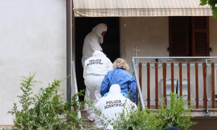 Duplice omicidio a Fano, arrestato il figlio della coppia: "Non volevano darmi altri soldi" Duplice omicidio a Fano, arrestato il figlio della coppia: "Non volevano darmi altri soldi"