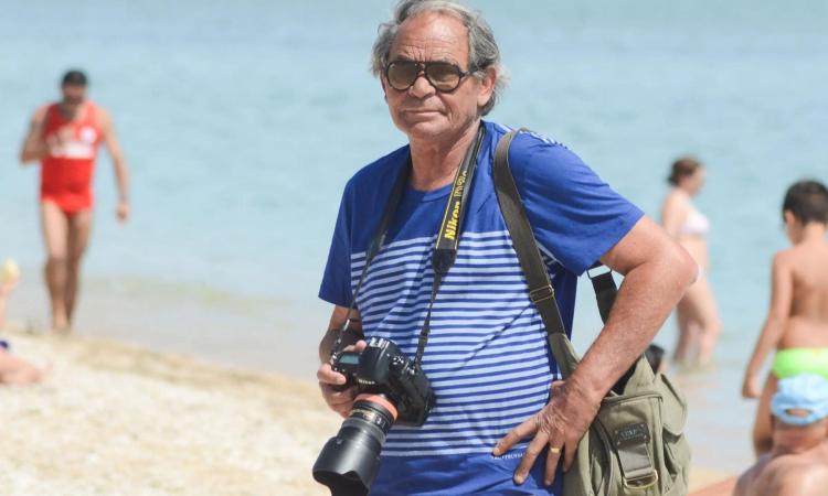 Civitanova, addio al fotoreporter Roberto Vives: si è spento a 77 anni "l'amico di tutti" Civitanova, addio al fotoreporter Roberto Vives: si è spento a 77 anni "l'amico di tutti"