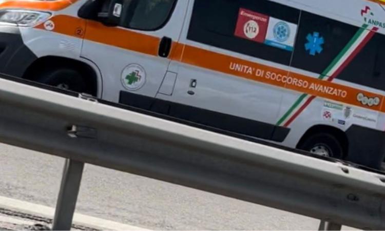 Corridonia, malore fatale alla guida: muore nell'area di servizio in superstrada