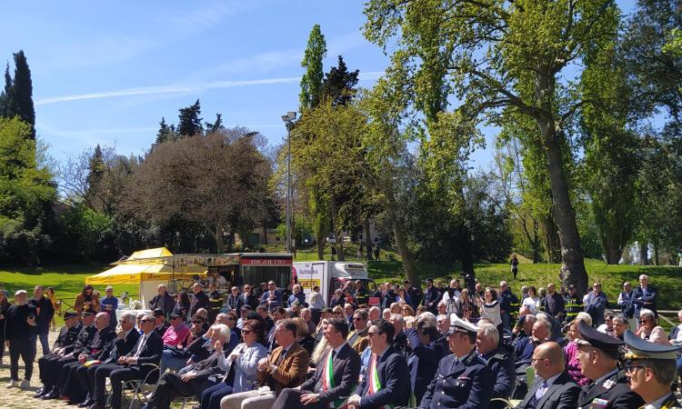 Tolentino celebra il vice brigadiere Baldassarri e il vigile del fuoco Torregiani al "Parco della Vita"