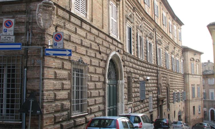 Macerata: nuove regole viabilistiche per eventi estivi e lavori in corso