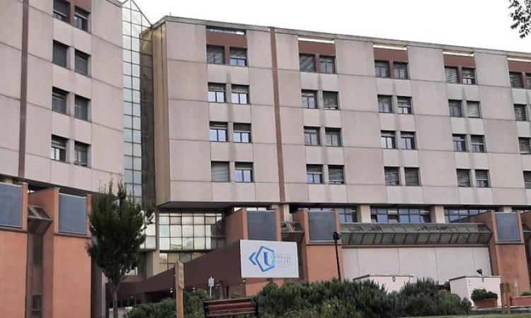 Accusa un malore in piscina: 17enne muore in ospedale dopo tre giorni Accusa un malore in piscina: 17enne muore in ospedale dopo tre giorni