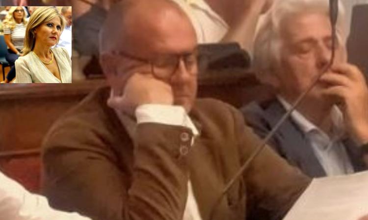 Macerata, dal bilancio in rosso dello Sferisterio all'immobilismo della Giunta: De Padova voce fuori dal coro Macerata, dal bilancio in rosso dello Sferisterio all'immobilismo della Giunta: De Padova voce fuori dal coro
