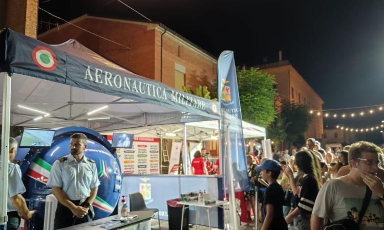 Potenza Picena, a "Un gol per la vita" il simulatore di volo delle Frecce Tricolori