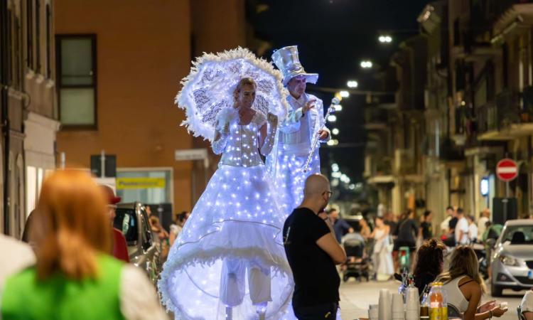 Civitanova, "I mercoledì dello shopping" proseguono per tutto agosto: negozi aperti, giochi per bambini ed eventi