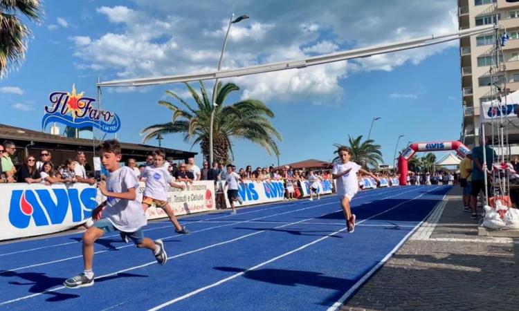 I velocisti non sono solo a Parigi: a Porto Recanati una pista di atletica sul lungomare per la "Notte delle Saette"