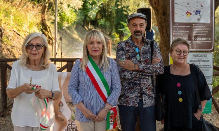 San Severino, una passeggiata tra natura e opere d'arte: inaugurato il "Percorso d'Incanto" San Severino, una passeggiata tra natura e opere d'arte: inaugurato il "Percorso d'Incanto"