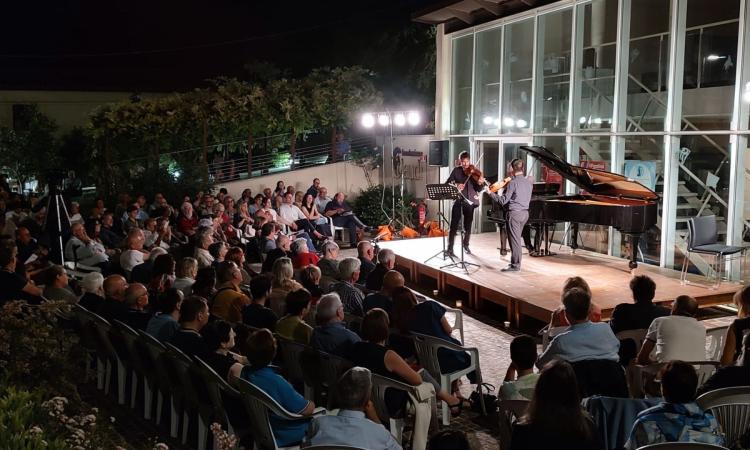 Serrapetrona, XII Festival d'Estate a Palazzo Claudi: gran successo per la rassegna di musica da camera Serrapetrona, XII Festival d'Estate a Palazzo Claudi: gran successo per la rassegna di musica da camera