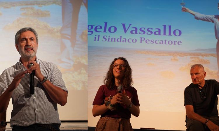 Civitanova, trionfo di pubblico giovane per lo spettacolo dedicato al "sindaco pescatore" Angelo Vassallo