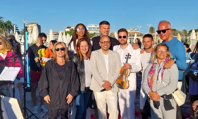 Civitanova, l'alba di Ferragosto sulle note del violino di Valentino Alessandrini: l'evento fa il bis