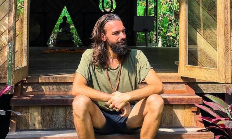 Porto Recanati, Gianluca Gotto all'Arena Gigli con il suo nuovo talk “Le domande che ti cambiano la vita” Porto Recanati, Gianluca Gotto all'Arena Gigli con il suo nuovo talk “Le domande che ti cambiano la vita”