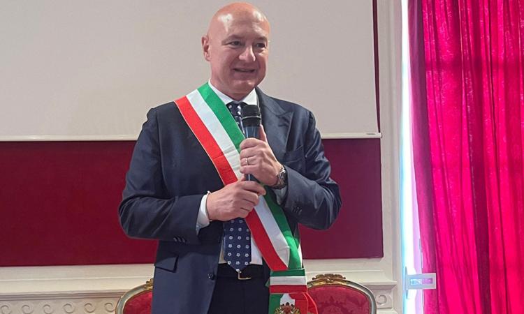 Recanati, si cambia: uffici comunali aperti ogni sabato mattina. Nuovi orari dal 24 agosto Recanati, si cambia: uffici comunali aperti ogni sabato mattina. Nuovi orari dal 24 agosto