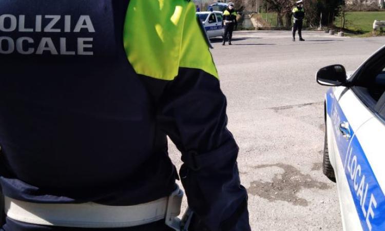 Cammina in stato confusionale lungo la "Septempedana": soccorsa dopo l'allarme degli automobilisti Cammina in stato confusionale lungo la "Septempedana": soccorsa dopo l'allarme degli automobilisti