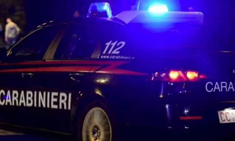 Serrapetrona, ubriachezza molesta: quattro giovani multati dai carabinieri