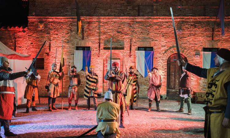 L'edizione 2024 di "Castrum Sarnani" è da record: il salto nel Medioevo di Sarnano si conferma un successo L'edizione 2024 di "Castrum Sarnani" è da record: il salto nel Medioevo di Sarnano si conferma un successo