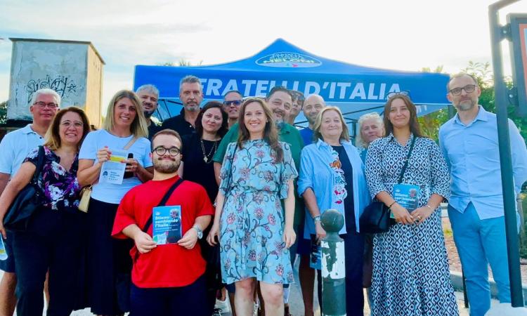 Fratelli d'Italia, conclusa a Civitanova la campagna "Stiamo cambiando l'Italia" Fratelli d'Italia, conclusa a Civitanova la campagna "Stiamo cambiando l'Italia"