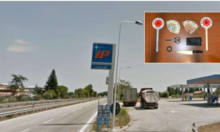 Coltello in mano, rapinano un benzinaio a Tolentino: malviventi rintracciati a Porto Sant'Elpidio Coltello in mano, rapinano un benzinaio a Tolentino: malviventi rintracciati a Porto Sant'Elpidio